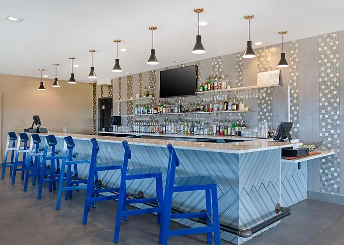 Best Western Plus Executive Residency Rigby'S Water World Hotel