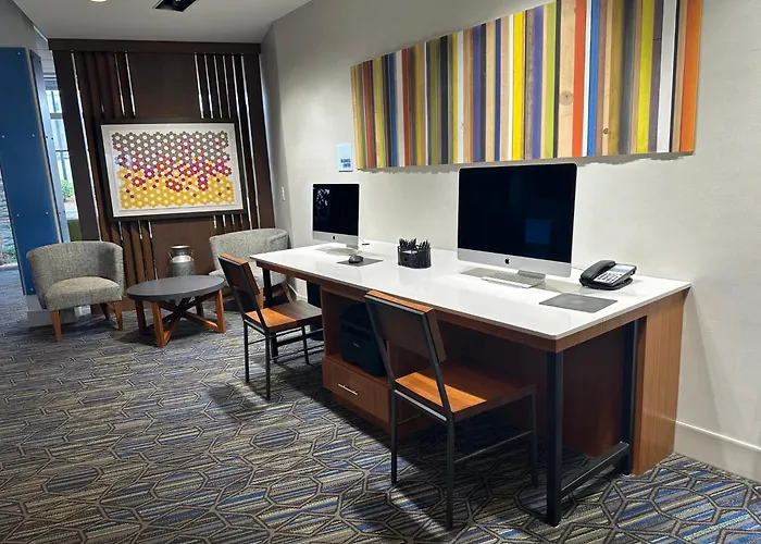 Holiday Inn Express & Suites Macon North By Ihg